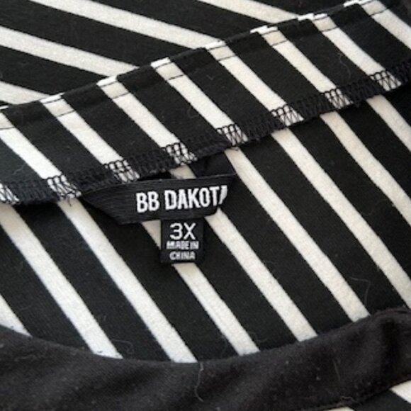 FINAL PRICE:  Black and white striped sheath dress - Picture 5 of 6